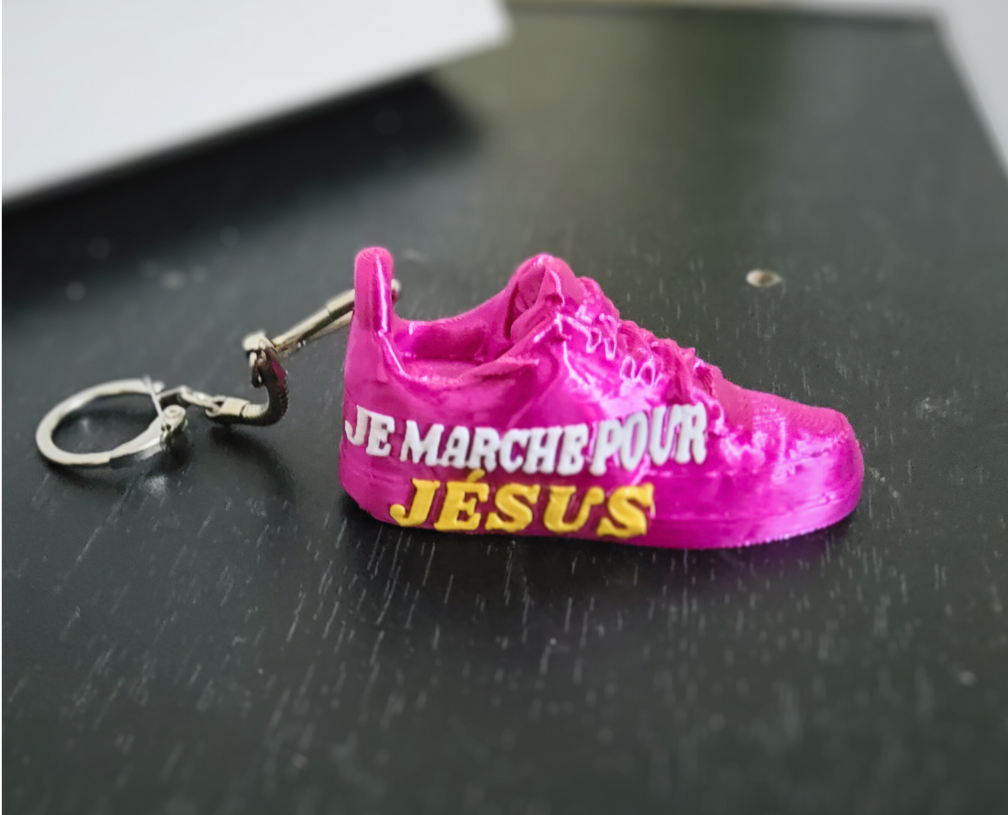Porte-clé Basket : "Je marche pour Jésus"